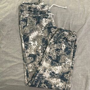 Under Armour joggers size small!